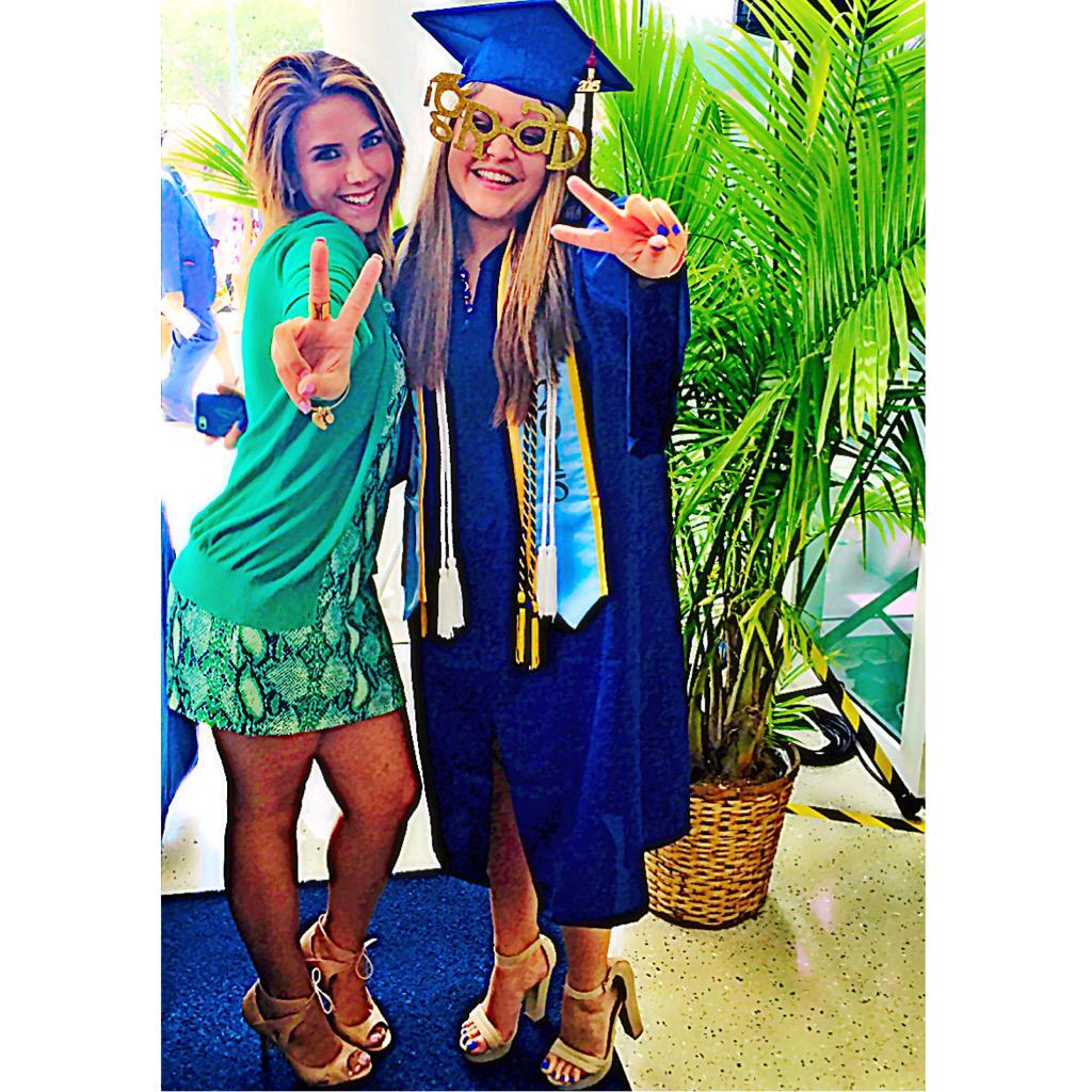 KarinaProbz's tweet image. PEACE OUT @FIU #wegraduated #classof2015