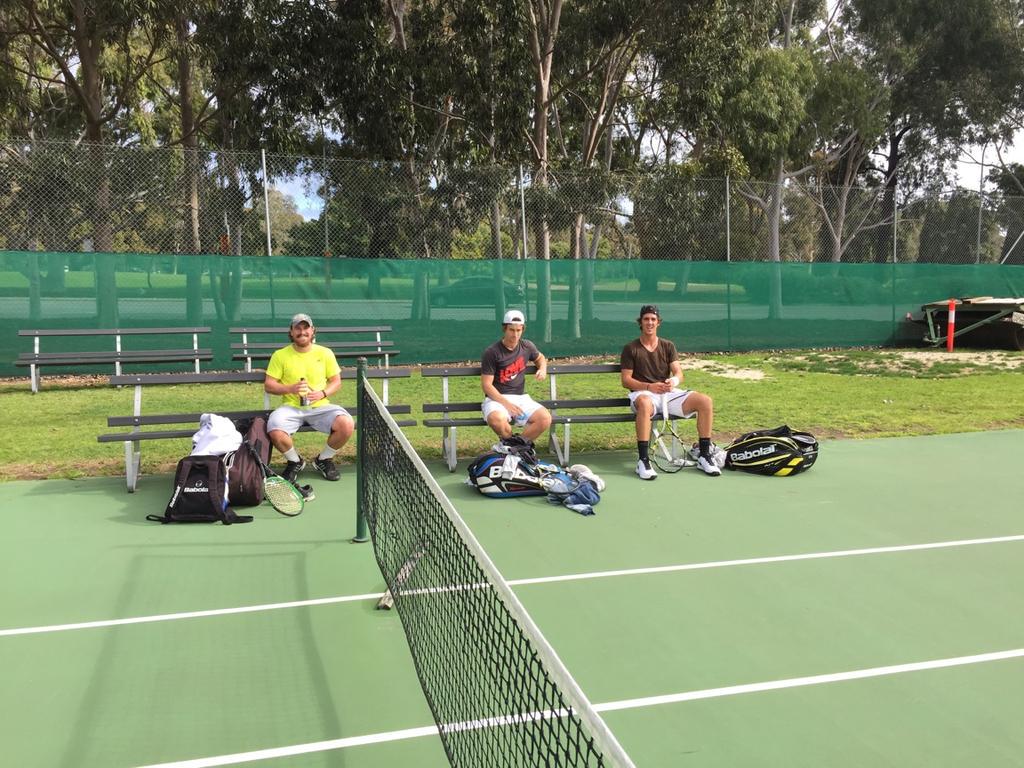 RobboTennis's tweet photo. Thanks @TKokkinakis @JackSchipanski @LangmanTodd and #RorySinclair for an awesome couple days of training. I loved it http://t.co/BnyNCHe8aQ