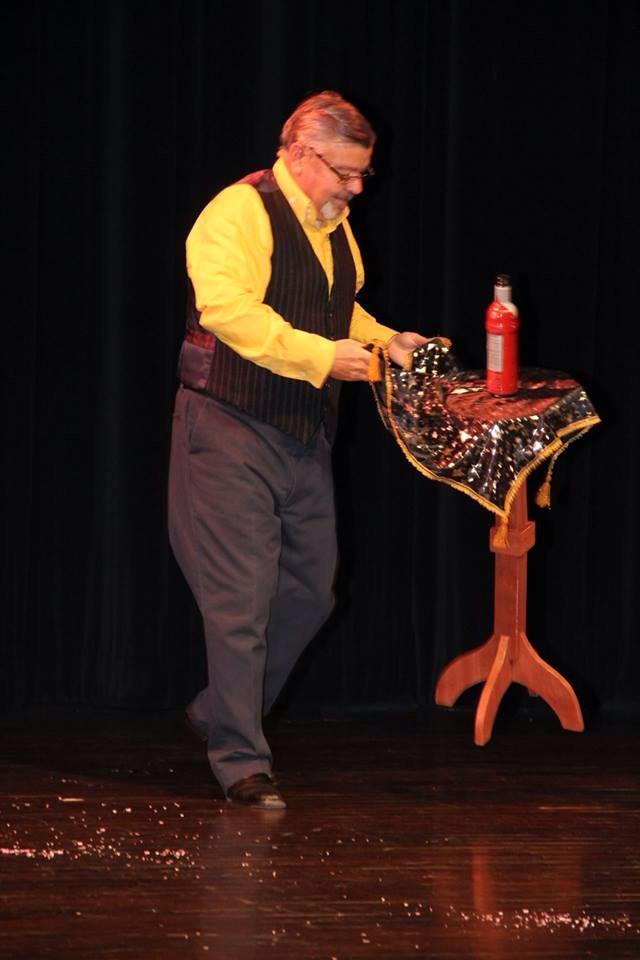 MagosGranJaguar's tweet image. #MagosGranJaguar #IlusionesMagicas2015 #Gardu #levitación