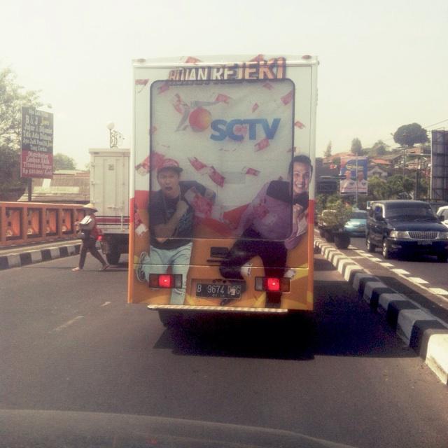 Trucknya ada yg ketinggalan nih cc:@sctv_ #MenujuSCTV25