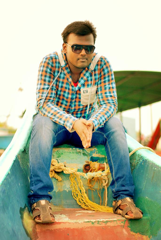 hareeshgm's tweet photo. Hai to twitter... First tym here... 5-8-15 http://t.co/a6LnHogIkH