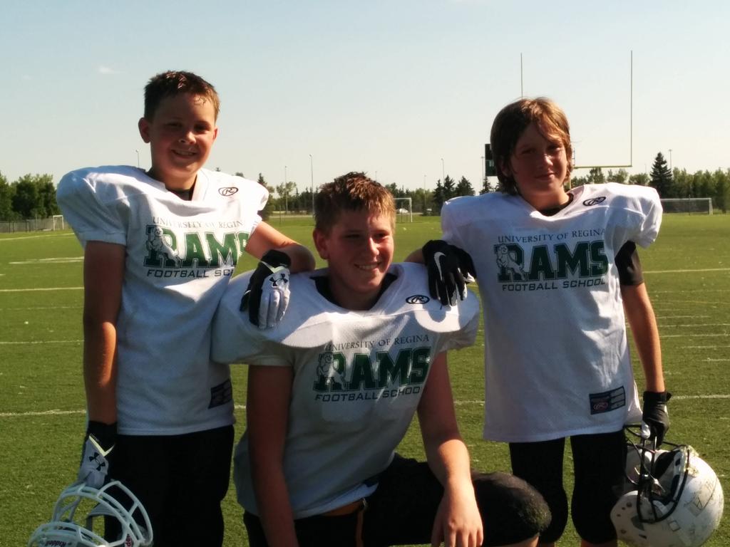 MUCCCometFB's tweet photo. Thanks @reginarams for your #JrFootball camp My son and kids from @KinsmenMMF will be back next year #ImproveAlways http://t.co/gas51VHqZX