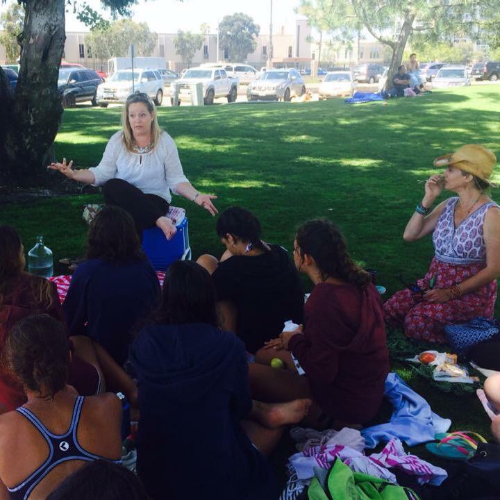 LaunchUr's tweet image. Sharing some #leadership wisdom from our San Diego fellow 2 fab #teen #girls at Sophia Camp #futureentrepreneurs