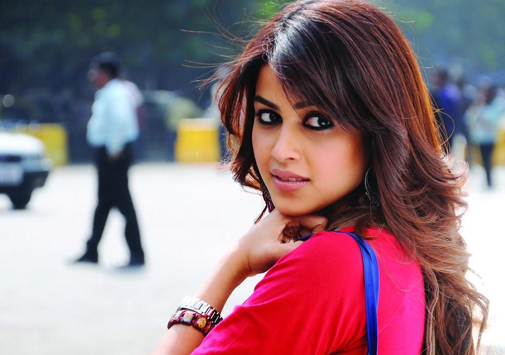 Wishing Gorgeous Actress Genelia D\Souza A Very Happy Birthday :) 