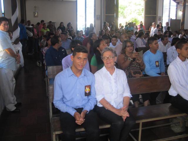 ParroquiaSSCC's tweet photo. Confirmaciones de la Mano de Nuestro pastor obispo de los teques, Monseñor Fredy Fuenmayor. Domingo 2 de Agosto http://t.co/OUuAKjGUys