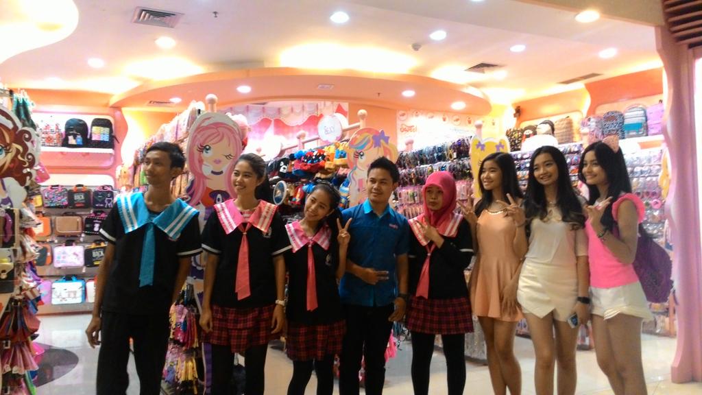 yankigundem's tweet photo. Narsis bareng sama kakak2 dari @Naughty_Acc ✌😀 http://t.co/7UUvP6aTvj