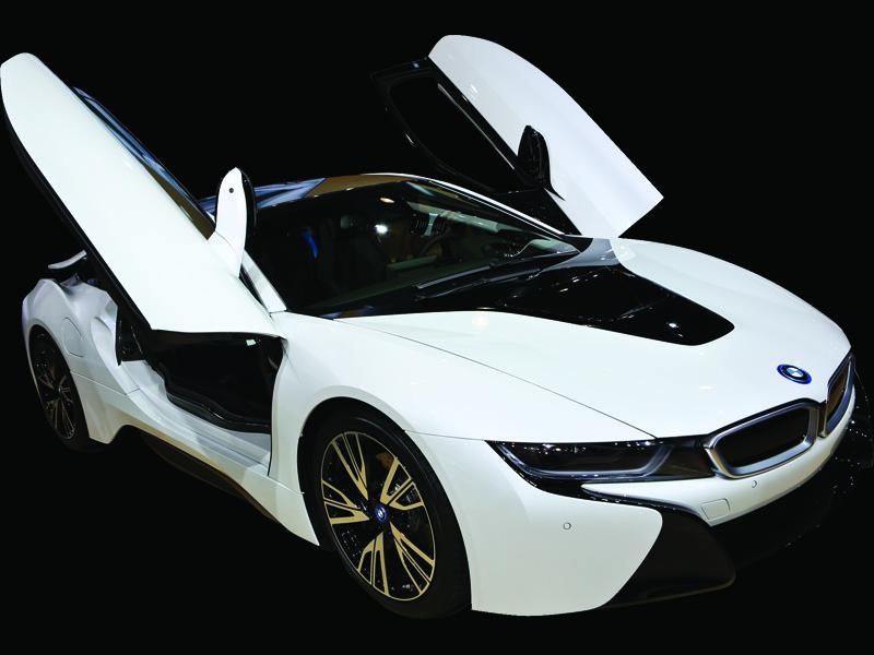 iDrivesolution's tweet image. Available for exclusive hire the brand new BMW i8 supercar. The 1st hybrid supercar. DM for info and prices.