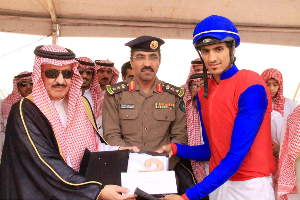 furguryat's tweet photo. جانب من التكريم ب #ميدان_الفروسية_بالقريات http://t.co/SV0AJ453IF