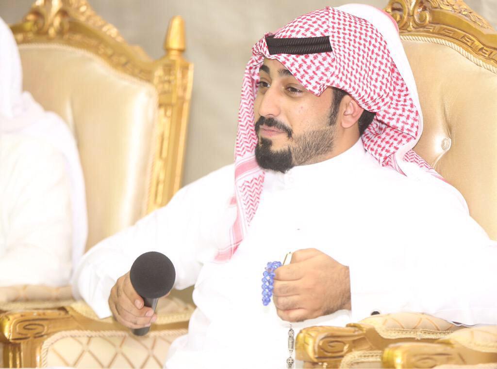 kaaf36's tweet photo. الشاعر سعيد بن مانع في مهرجان كاف 36 
#مهرجان_صيف_القريات_كاف_36 
تصوير صالح جلال النعمان http://t.co/gU8AhWKQHA