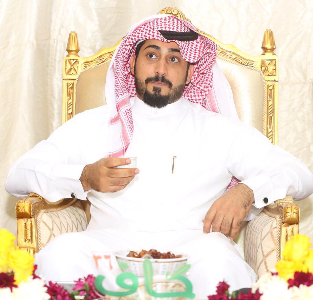 kaaf36's tweet photo. الشاعر سعيد بن مانع في مهرجان كاف 36 
#مهرجان_صيف_القريات_كاف_36 
تصوير صالح جلال النعمان http://t.co/gU8AhWKQHA