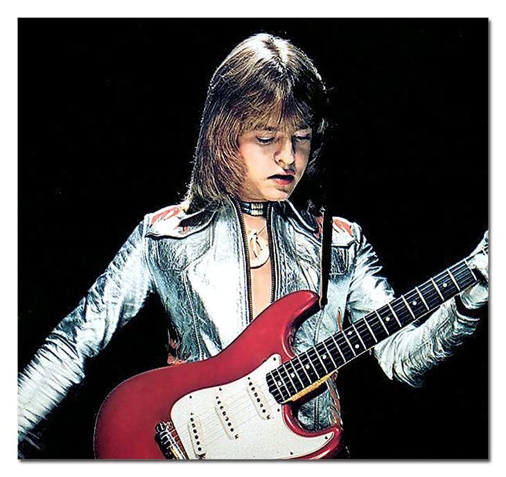 Happy Birthday in  RICK DERRINGER  turn todat 68. Talented player 
