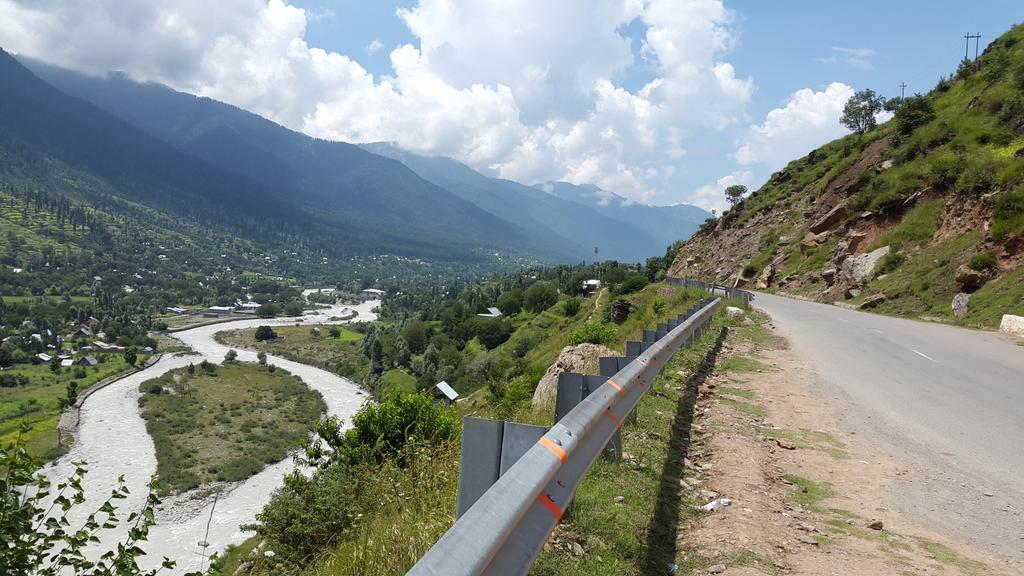 MerrylKd's tweet photo. Good afternoon all from Sonamarg, Kashmir :) #k2ksolo http://t.co/lLouH70KnY