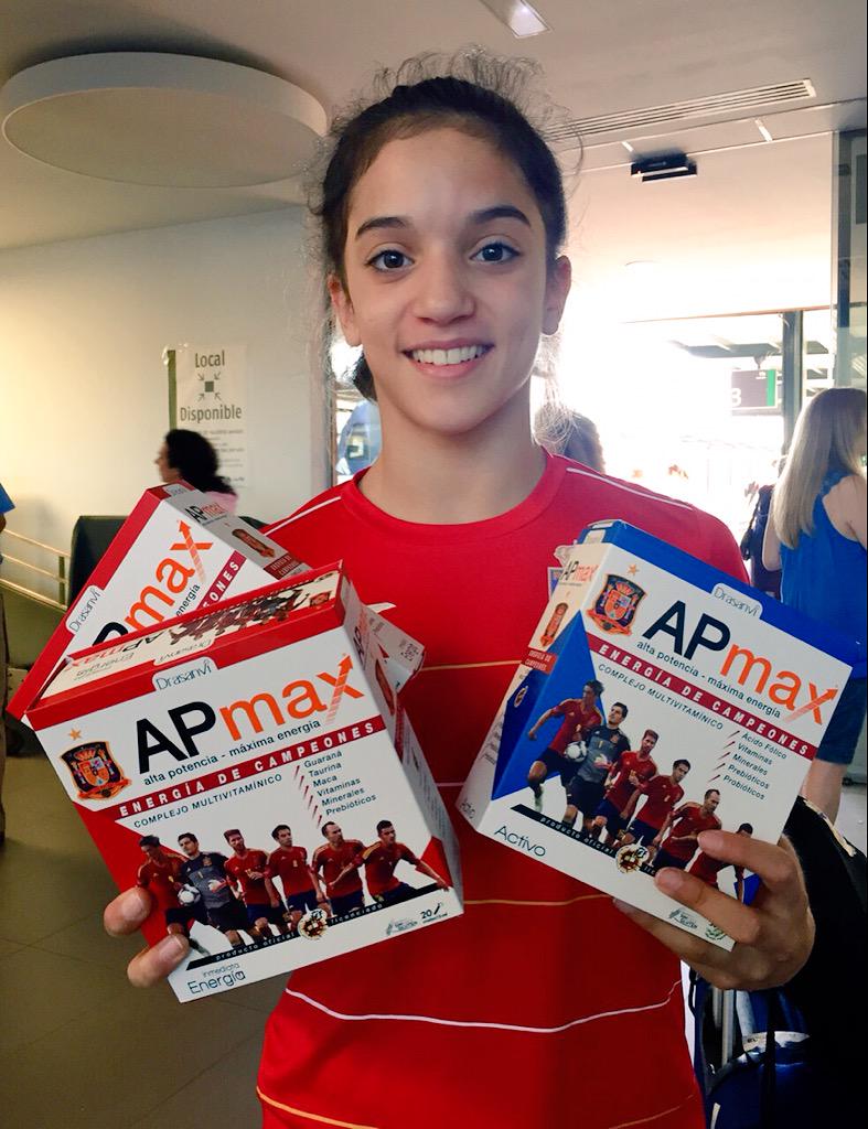 sara_llana's tweet photo. De camino a Budapest con la energía de @Drasanvi 💪🏼💪🏼💪🏼 http://t.co/VulPDynDxC