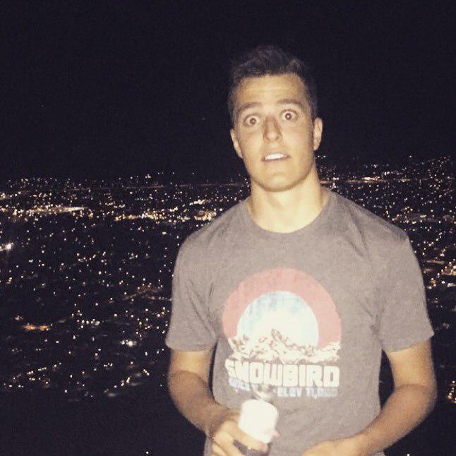 NowByu's tweet photo. At http://t.co/IdGJoiIkRX -- #wasntposing #deerinheadlights #hiketheY #provo #byu taken by the one and only @asssโฆ http://t.co/mBfeimIcQ2