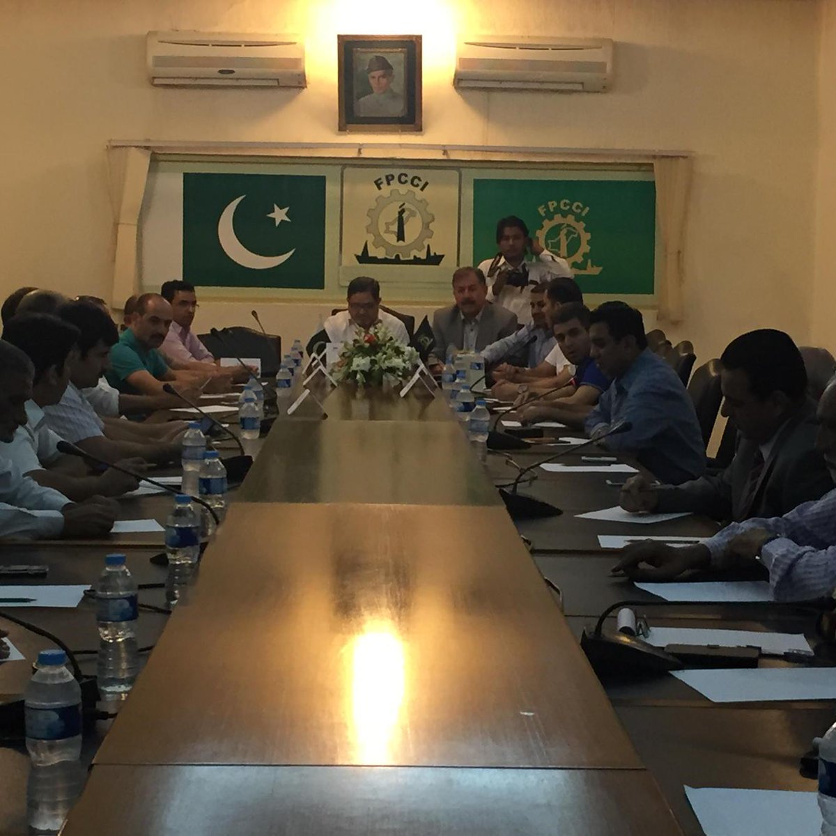 Üyelerimizle  pakistan lahor federal ticaret ve sanayi Odasında iş görüşmesindeyiz