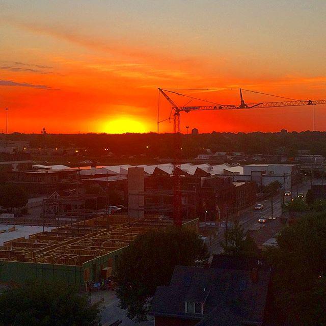 historicindiana's tweet photo. Impossible to fully capture this morning's magnificent #sunrise! #loveindy #indy #indianap… http://t.co/N41x8JUgm1 http://t.co/pubmpzmeNS