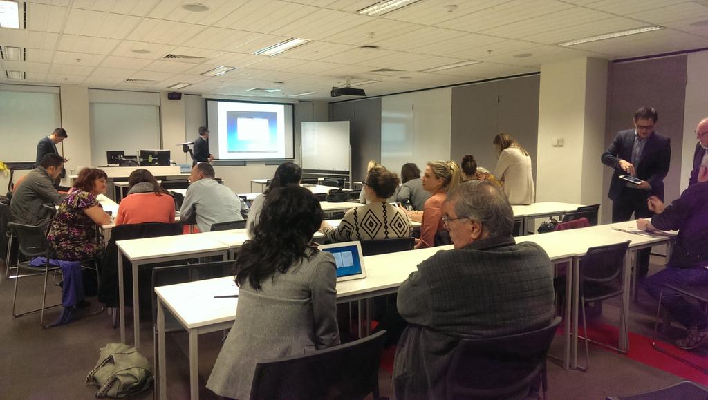 AmandaASMS's tweet photo. @yp_ace presenting at #edonthesquare: getting participants to record video thoughts http://t.co/p91wVOefAL