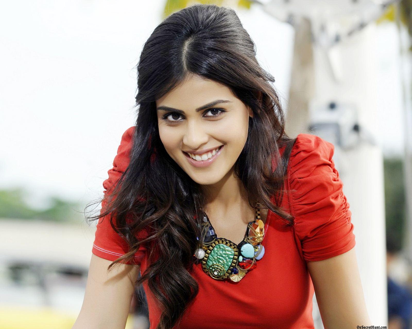 Happy birthday to Bollywood actress Genelia D\souza 