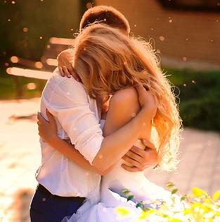 jakBrowny's tweet photo. @ChamRoody @paradisemariya I love you Rose Cant wait .....Miss youuuuuu My(M)
 COM.MBACK!! http://t.co/BP1SXQrnRt