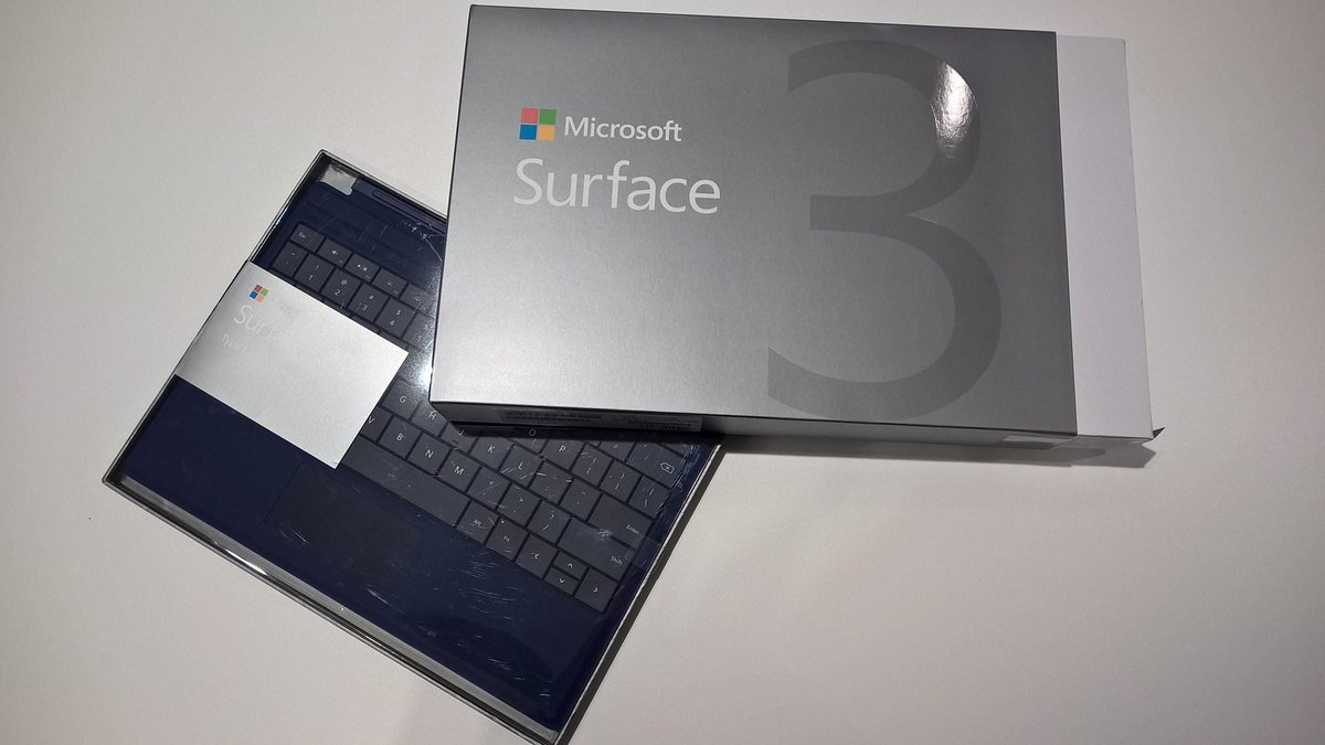 kokiara's tweet photo. Surface 3! Surface Pro 3に大満足していますが、さらに軽量にしたくて。タイプカバーはブルーにしてみました。 http://t.co/iFsXwB3SHz