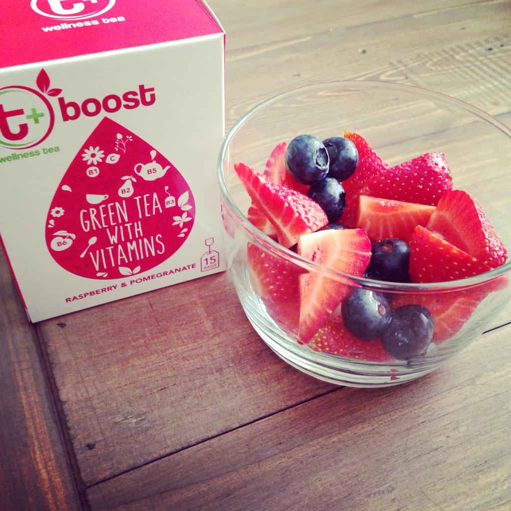 teaplusdrinks's tweet photo. #breakfast of champions going down over here π a #natural pre #gym #boost #tplusdrinks #greentea #vitamins #wellness http://t.co/oYxiBjIybG