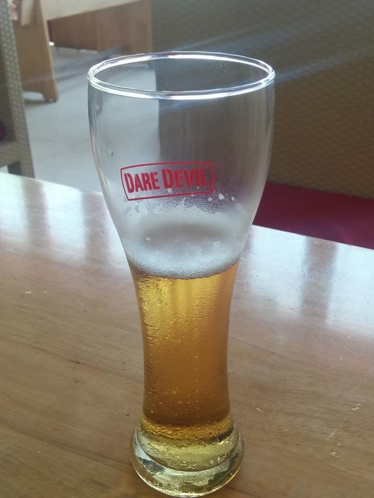 Tasting the Spanish beer Mahou 5 Star <a href="/ThePintRoom/">The Pint Room</a>