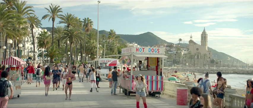 LatitudNorteBcn's tweet photo. Estrena mundial #anunci @CocaCola: #OpenHapiness… rodat a #Sitges. Siiii! #ORGULLdeCiutat #SitgesalMapamundi #Sitgetà http://t.co/VGJL7vBPxG