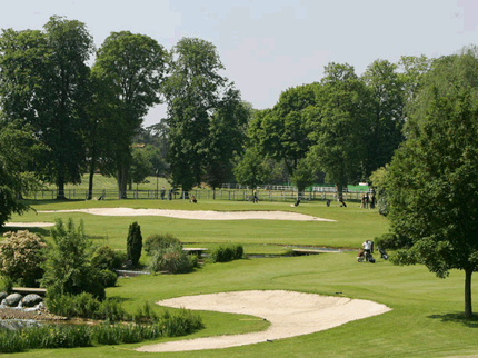 DansLesGolfs's tweet photo. @Haras_de_Jardy #golf 1h en duo à 60€ au lieu de 76€ @DansLesGolfs http://t.co/ho2G3W935L #BonsPlans #Promo http://t.co/cHMZ1idKMW