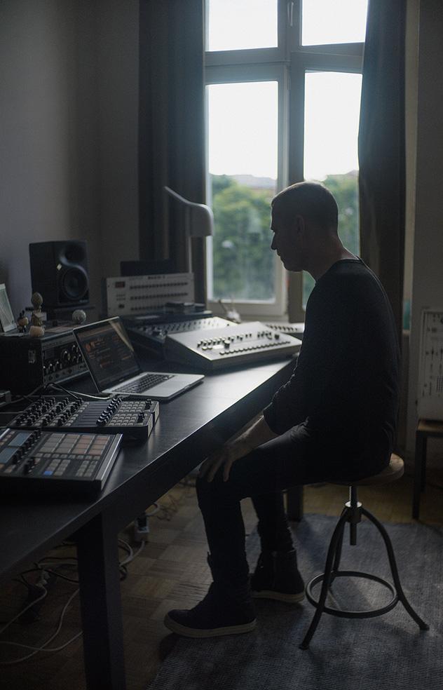 residentadvisor's tweet photo. Function goes deep on his craft in our new feature series, The art of DJing. http://t.co/XKOtlhOW77 http://t.co/5MvZrdTYxp