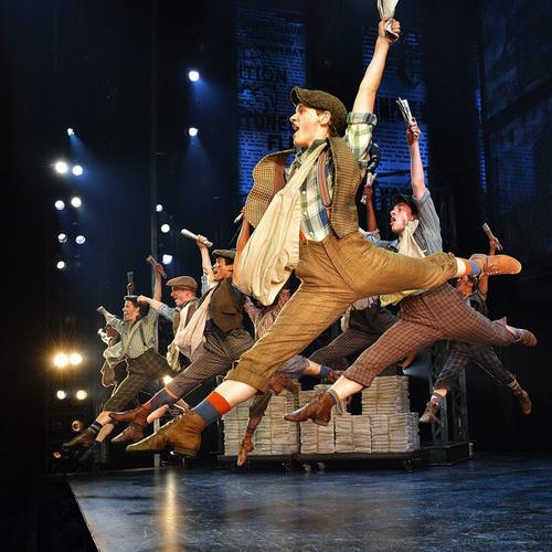 ChiTribEnt's tweet photo. Extra! Extra! 'Newsies' is returning to Chicago http://t.co/8yPQzhgMtX http://t.co/m4T6oB3jAL