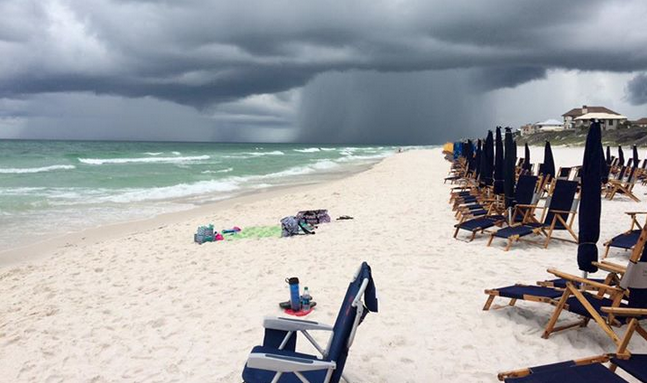 SouthWalton's tweet photo. Perfection's all around #SouthWalton, even w/ a storm in the distance! Congrats to #PerfectSWPicture winner, Suzanne! http://t.co/C0tbD2lCan