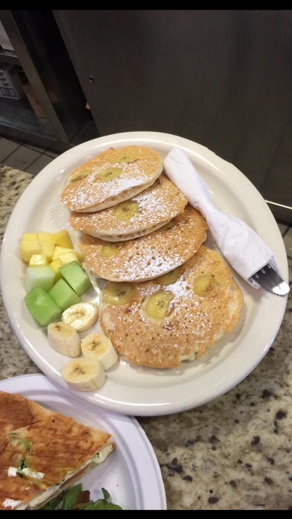 Cravetheogene's tweet photo. #yup banana #bananapancakes hot, sweet, filling @Cravetheogene on Canal St on SE corner of 6ave.   ALL DAY http://t.co/jINHFceC6e