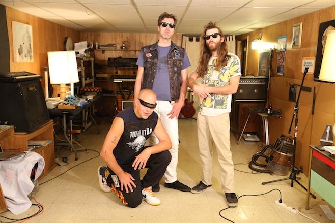 pitchfork's tweet photo. Wolf Eyes have signed to Jack White's @thirdmanrecords for their new album. Listen to a track http://t.co/SUAnoGGJtq http://t.co/rb6ZsoY9Nw