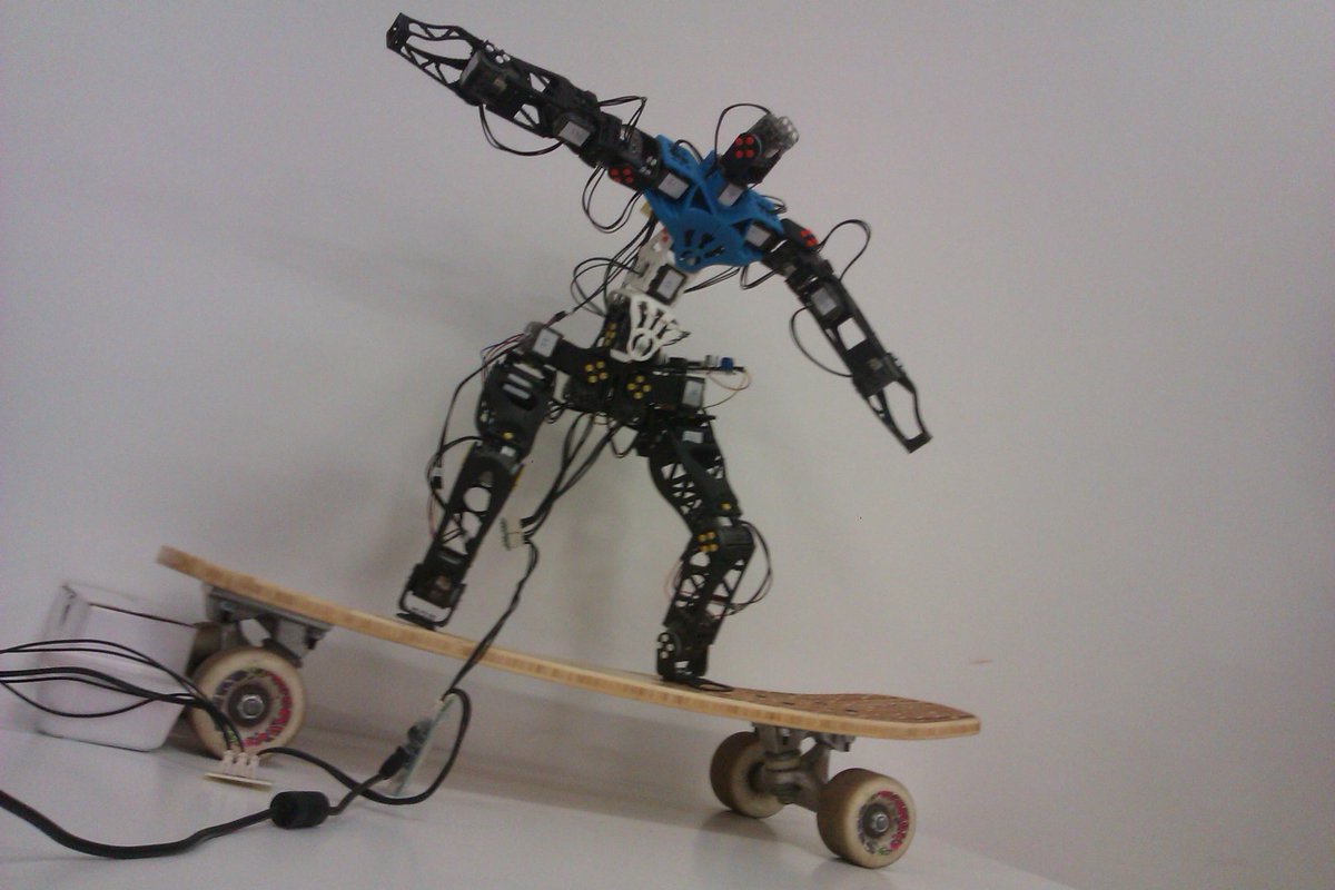 PoppyratProject's tweet image. Thanks to @LeShapeSB Poppyarte skates now 👌 !!
#skateboarding #withnohands #agility #robotics