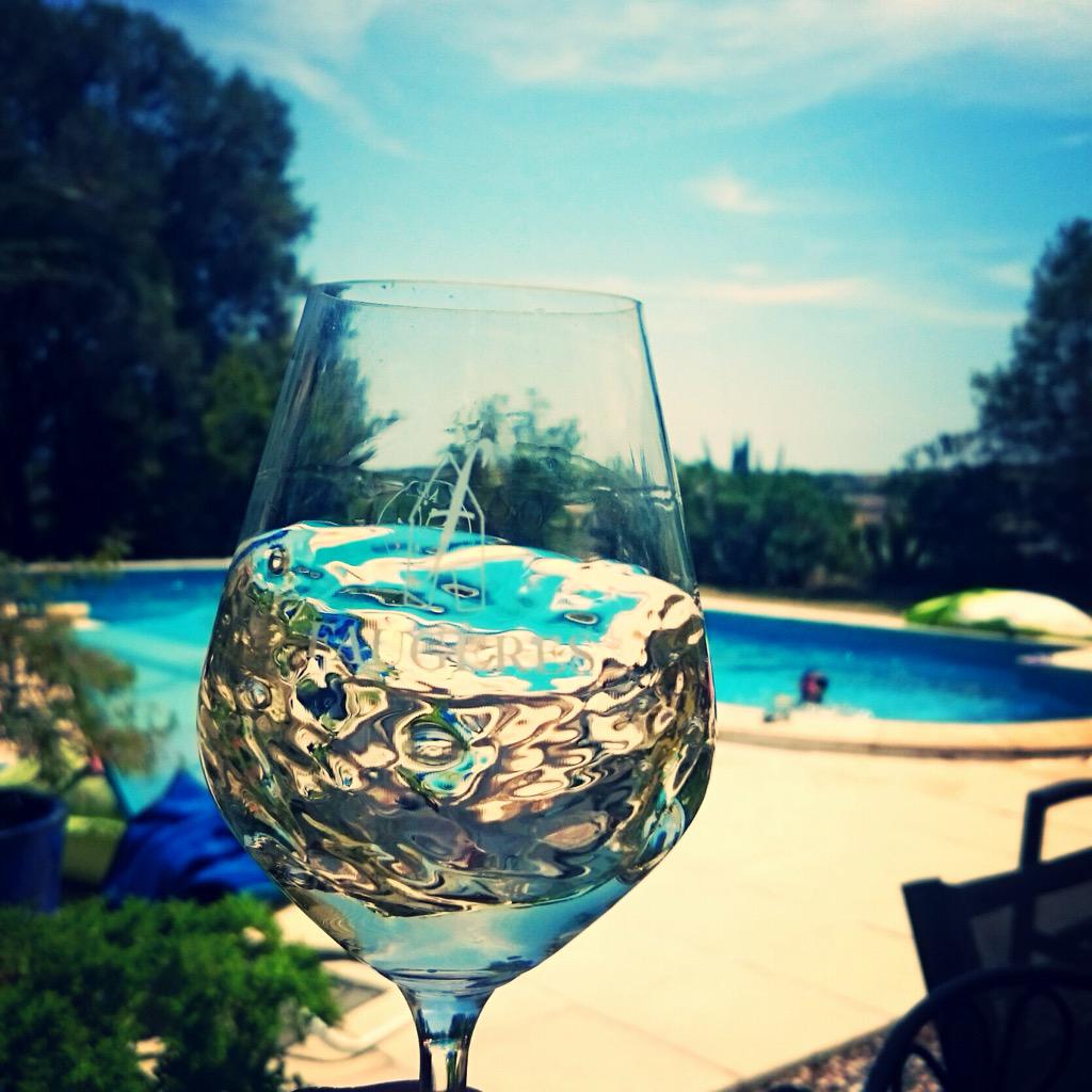 LFDB_LR's tweet photo. #LFDB_LR en vacances dans le #Languedoc #mercuresummer #faugeres http://t.co/KCow5AlFfW
