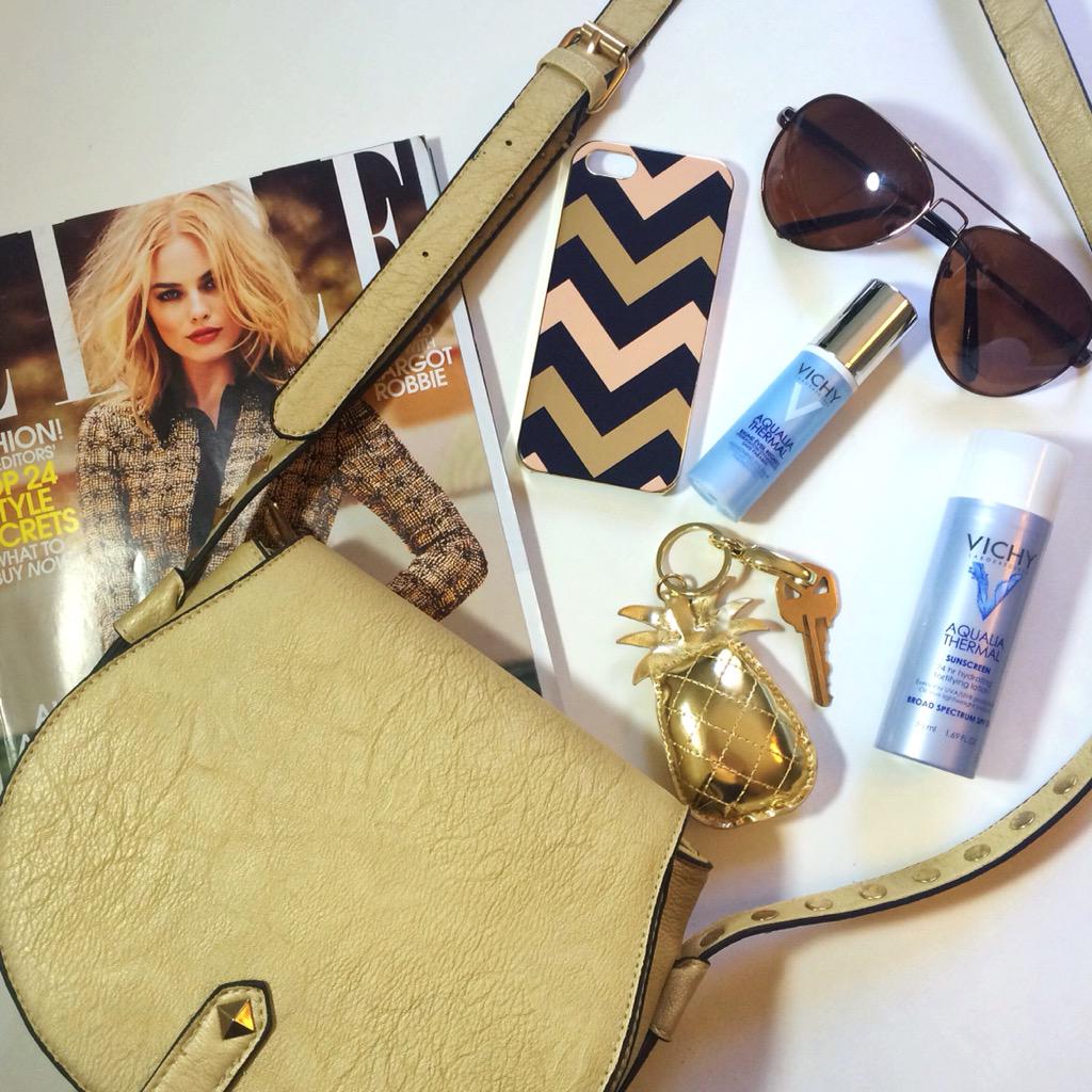 Vichy_USA's tweet photo. We're staying hydrated with Aqualia Thermal lightweight SPF &amp; Eye Balm. What are your #ForgetFlawless must-have’s? http://t.co/mSWGREz5Ej