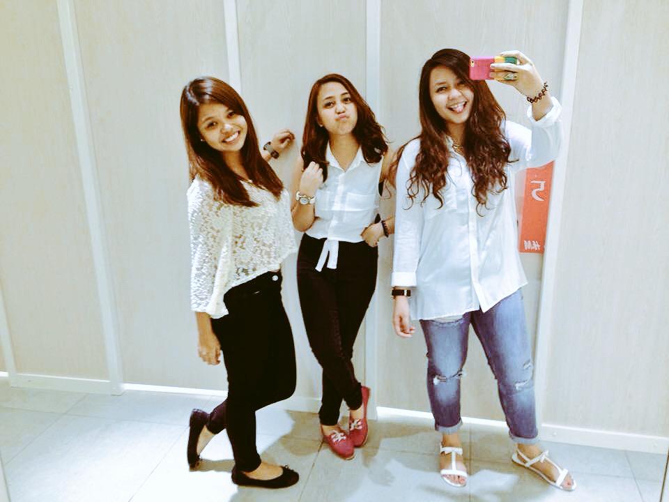 triziaquilala's tweet image. Because we love white. ❤️ Welcome to the #WednesdayGroup @thera_pia. 👍🏻😘 @itsrafi