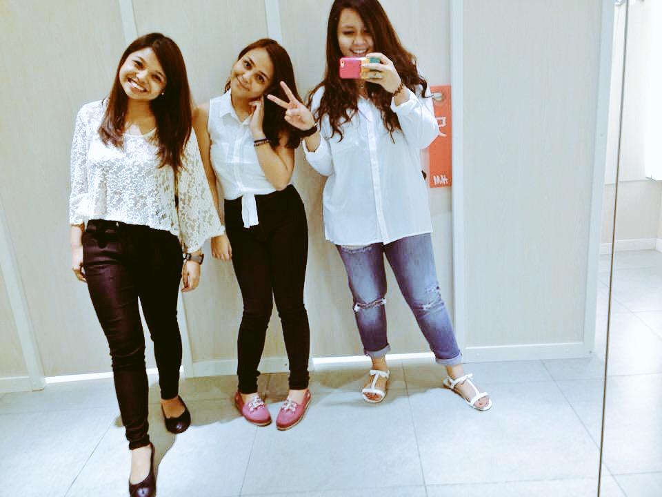 triziaquilala's tweet image. Because we love white. ❤️ Welcome to the #WednesdayGroup @thera_pia. 👍🏻😘 @itsrafi
