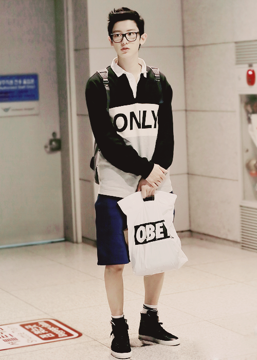 10nacos's tweet photo. I really like the style of him on this pic #ootd http://t.co/vXAa4RhEqJ