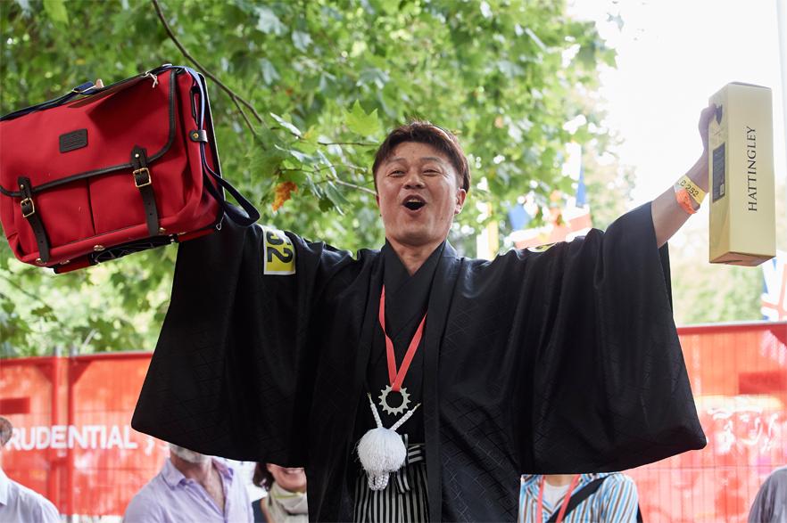 ChapmanBags's tweet photo. Congratulations!Takayuki Kaneko @BromptonBicycle #BWC15 Best Dressed Male #LimitedEdition #ChapmanBag #PrizeWinner http://t.co/qr77xbZcSp