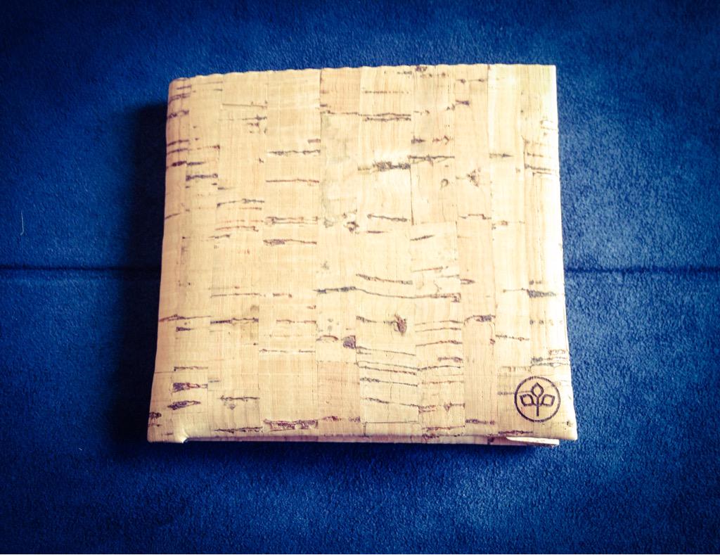 GRFabrics's tweet photo. Received my beautiful wallet from @seraphmade #handmade #slimwallet http://t.co/xzmJ3zgMph
