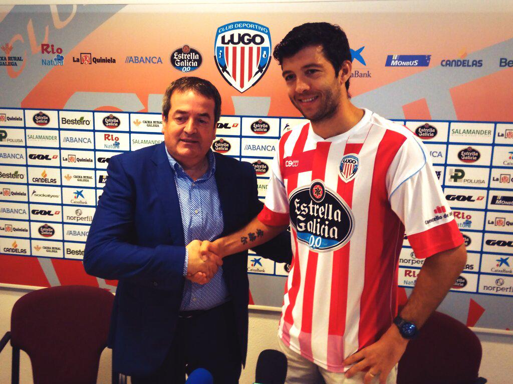 CDeportivoLugo's tweet photo. Concluye la presentación de Ángel Dealbert
#ForzaLugo http://t.co/eMSDtObbLr