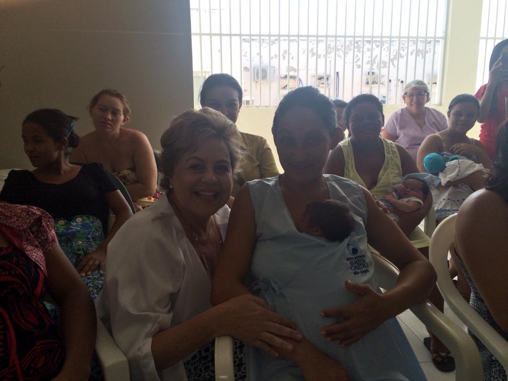 FafaRosado's tweet photo. Participamos nesse momento do 2º encontro de Mães Cangurus que está acontecendo na Maternidade Almeida Castro. http://t.co/YxGsYkFOBG
