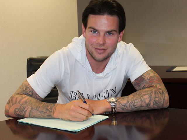 Rovers's tweet photo. Rovers are delighted to announce the signing of Danny Guthrie following a successful trial.
http://t.co/XVN9mIvS3Q http://t.co/ezxzePBf0q
