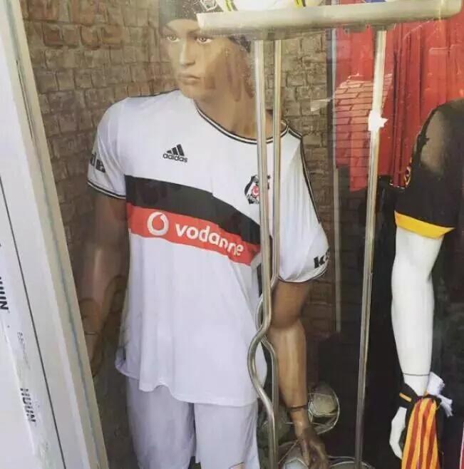 CLpN7OOUEAAZcS1.jpg
