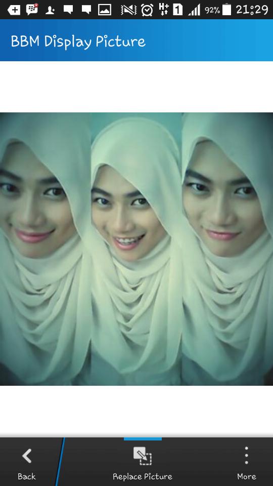 amymei2's tweet photo. Ketika hati sakit sembunyikanlah dalam senyumu. Selama ku masih memiliki Allah segalanya akan yakin http://t.co/XQtaIGlUdd