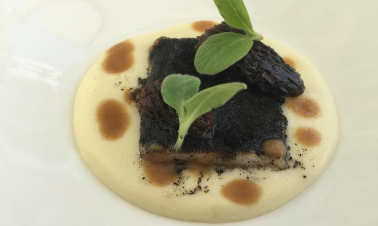 identitagolose's tweet photo. La nuova Como di @DCaranchini, giovane chef di Casa Santo Stefano http://t.co/I3s2mn2CDn http://t.co/rf19nrnaR3