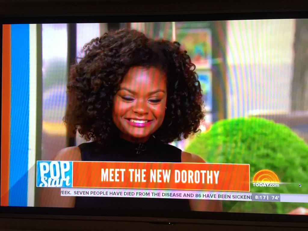 neilmeron's tweet image. Here she is #Dorothy #ShaniceWilliams #TheWizLive @nbc @iamKENNYLEON @craigzadan @broadwayworld @IAMQUEENLATIFAH