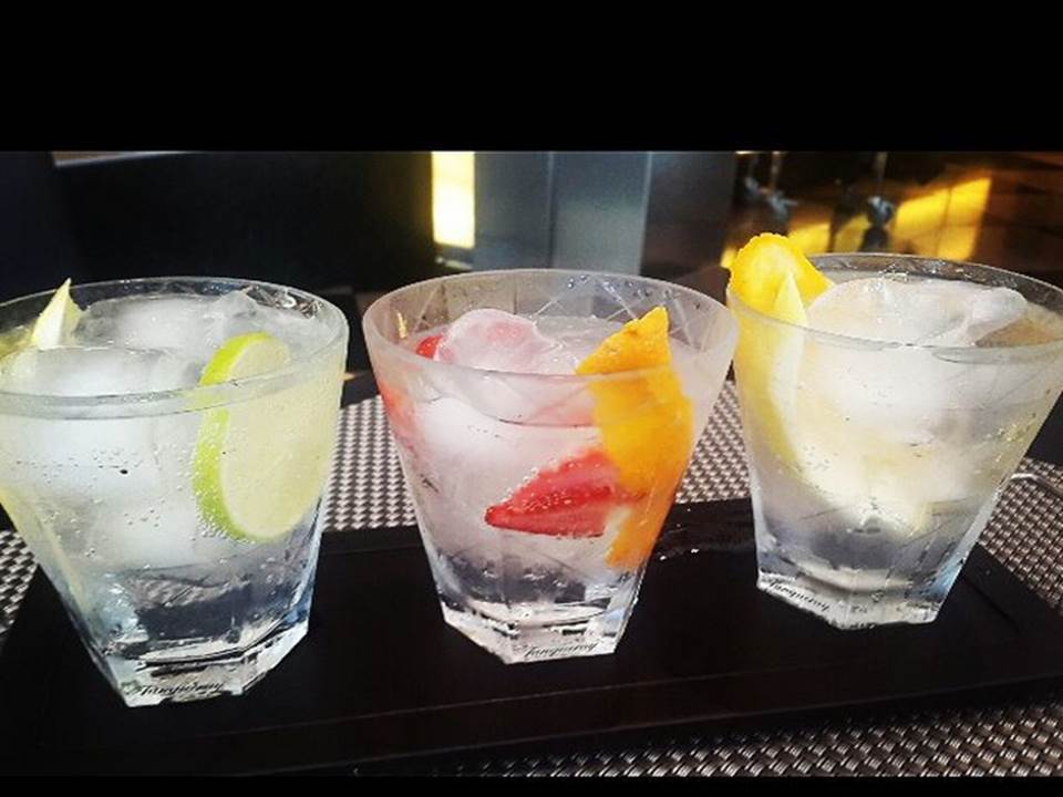 abbasantshotel's tweet image. #MiniGin de #Tanqueray Premium en nuestro Snack Bar! #felizmiercoles #felizverano #gin #afterwork #abbamoments