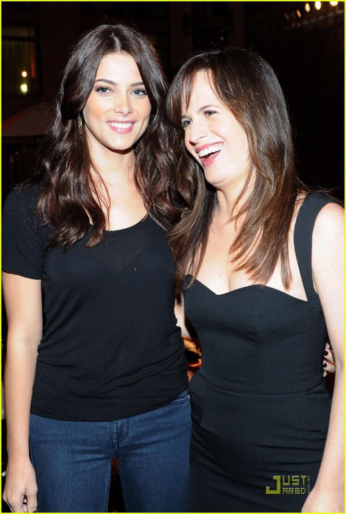 Out with the beautiful mom <a href="/Beautiful_Esme3/">Esme Ann Cullen</a>